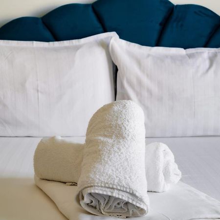 Luxury Suite Alezzi Beach Apartment Piscina Incalzita Sauna Jacuzzi Parking Navodari Exterior photo
