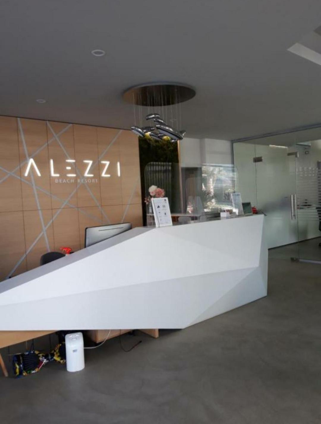 Luxury Suite Alezzi Beach Apartment Piscina Incalzita Sauna Jacuzzi Parking Navodari Exterior photo